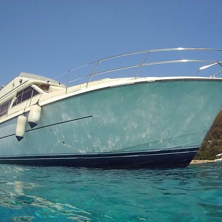 Blue II Yacht Hotell Àrbatax Exteriör bild