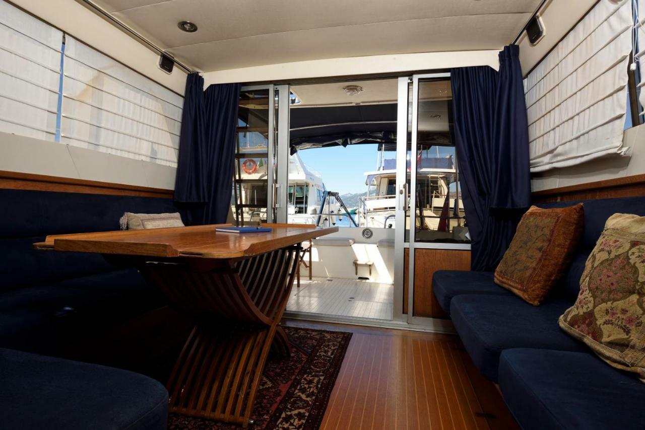 Blue II Yacht Hotell Àrbatax Exteriör bild